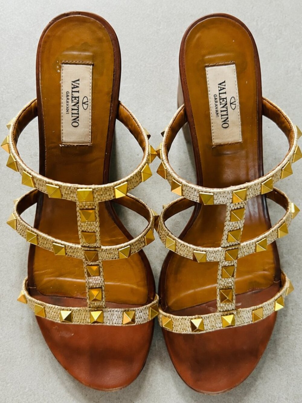 Valentino Garavani Rockstud Sandals – Size 7.5